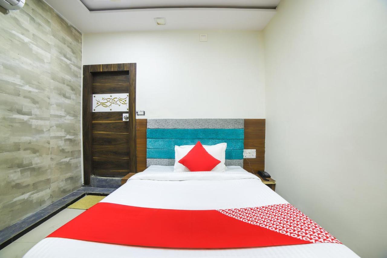 Oyo 67345 Hotel Anjani Inn Naroda Extérieur photo